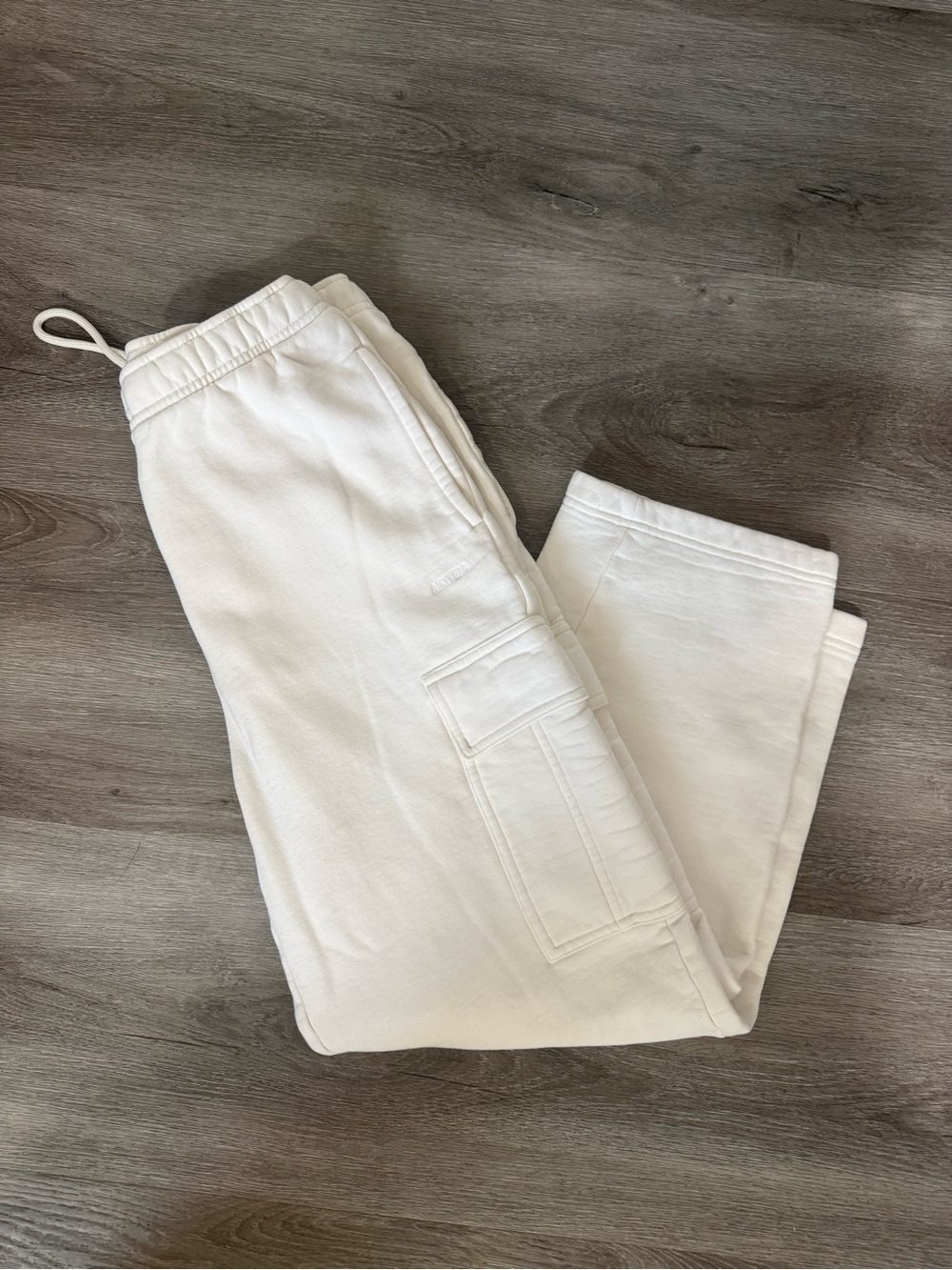 White ARITIZIA cargo sweats